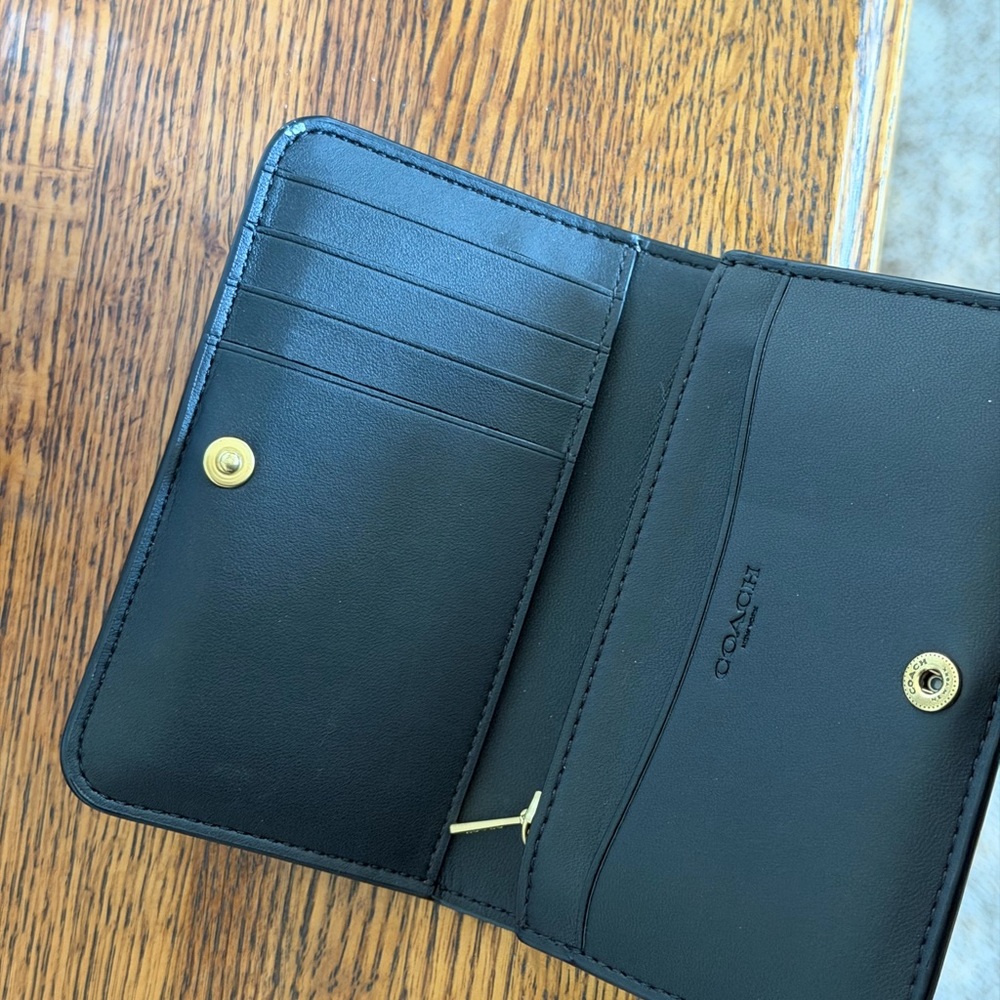 Coach Essential Slim Card Case Black/Brass - Picture 8 of 10